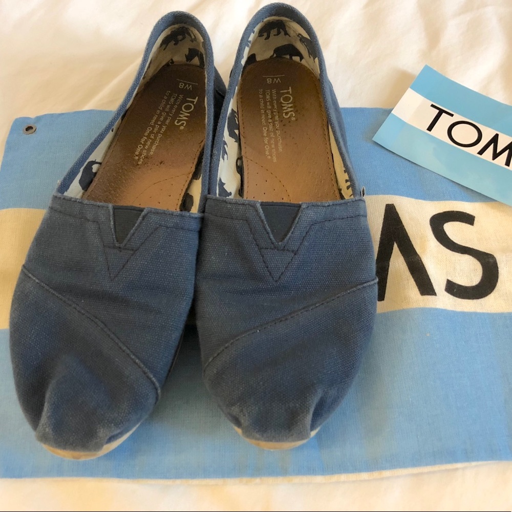 Sold - Toms Navy Classic Size 8